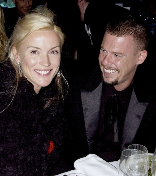 Alexander McQueen with Daphne Guinness at the GQ Men of the Year Awards 2004