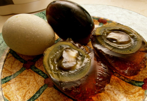 eatagoodlife: The best 皮蛋 (pei-daan in Cantonese or pidan in Putonghua) tasted. Chinese preserved du