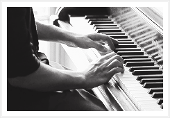  AU Meme  x Niall ↳ You spend a lazy Sunday with Niall in bed reading and he teaches you how to play the piano 