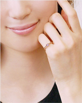 pseriesstylist:  Today’s Post http://www.pseriesstylist.com/the-beauty-of-design-women-pinky-rings/The