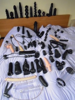 menwearingpanties:  ddztac:  Hmmmmmmm … So many choices!   Very imprresive collection  The armoury