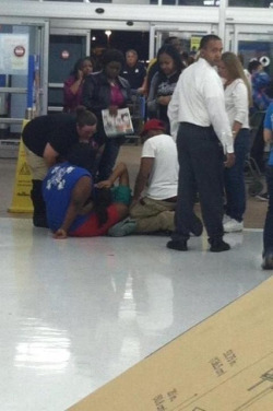 alexbulli:  someone had a BABY while Black Friday shopping at Walmart. 