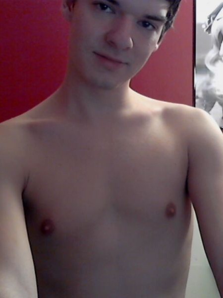 justahornyyfool:  exhausted. cold. sleepy. wishing i had a cute boy to come cuddle