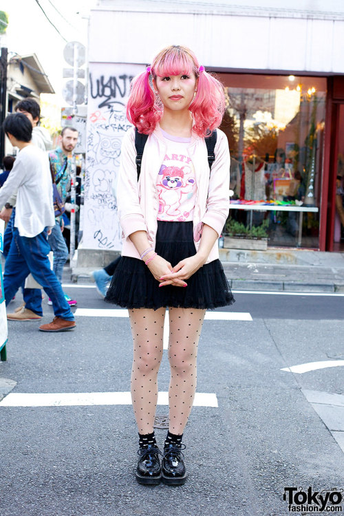 19 year old student w/ pink twin tails, Popples t-shirt &amp; polka dot stockings in Harajuku