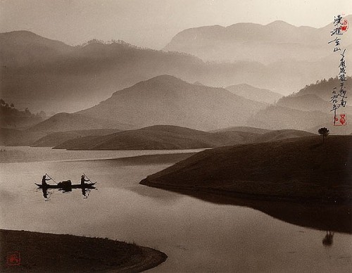 rcruzniemiec:  Photographic Memories Chinese artist Dong Hong-Oai used a style known as pictorialism
