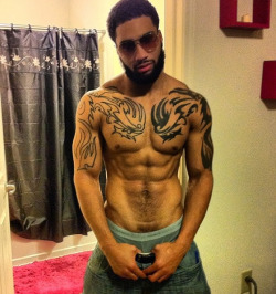 hoodfreak:  s-fit-c:  G. Hill  Sexiest nigga ever!!!