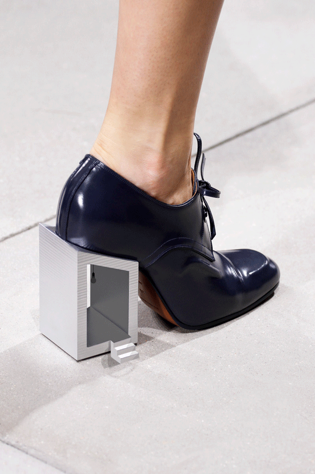 fashgif:  BALENCIAGA SPRING 2013 RTW DETAIL 