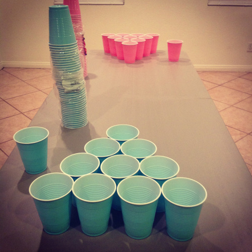 kiss-meyou-fool: princessrubyyy:  Cutest beer pong cups!!  x