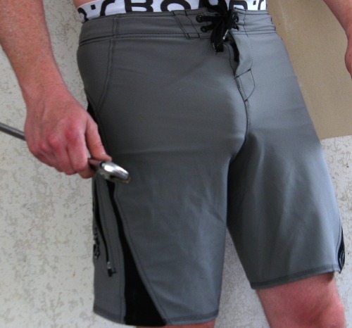 bistuffandpics:  damn nice package love  the outline of  the cock 
