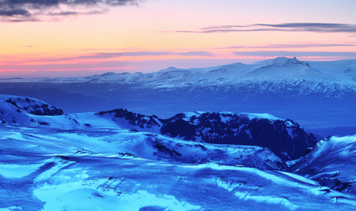 sciencesoup:  Northern Lights over an Erupting Volcano In April 2010, the Icelandic volcano Eyjafjallajökull spewed great ash clouds into the sky and caused enormous disruptions to air travel in Europe. The eruptions are best remembered for this inconveni