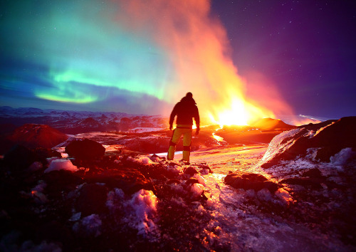 sciencesoup:  Northern Lights over an Erupting Volcano In April 2010, the Icelandic volcano Eyjafjallajökull spewed great ash clouds into the sky and caused enormous disruptions to air travel in Europe. The eruptions are best remembered for this inconveni