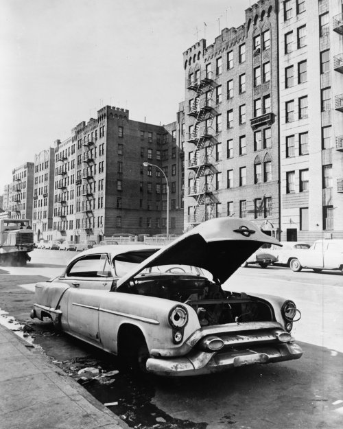 firsttimeuser: Macombs Road, Bronx, 1964 photo by Phil Stanziola New York City Black &amp; 