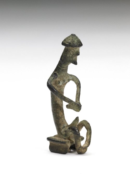 hm69:  ancientpeoples:  Bronze figure of Ajax c.720-700 BC Bronze figure of Ajax committing suicide by throwing himself upon his sword. After the death of Achilles, Ajax competed with Odysseus to inherit his arms and armour. He lost the contest and went