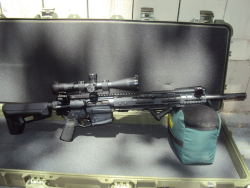 lefrenche:  sigsauer-ist:  gunrunnerhell: Kaiserworks KR-7 A very rare AR-10 type rifle, chambered in 7.62x51mm/.308. What’s odd about the KR-7 is that the charging handle is actually located at the front, much like the G3 and other HK style rifles.