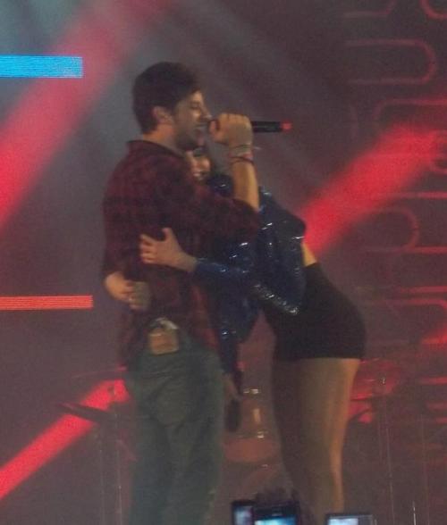 melecawiak:   Que vidaaaaaa <33333   morta ft. enterrada ♥ 