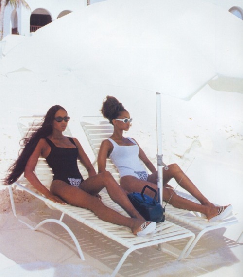 thatmodelgirl:   Naomi Campbell and Tyra Banks photographed by Patrick Demarchelier for US Vogue, Ma