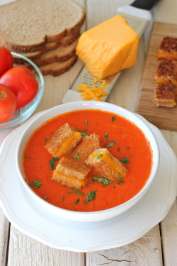 waltzingmatildablog:  Creamy tomato soup with grilled cheese croutons. Mmm…