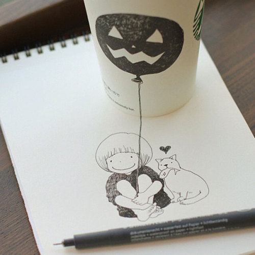 cutiecowba:  coffee-tea-and-sympathy:  Starbucks Cups Become 3D DrawingsTomoko Shintani from Japan, starts her doodles on a piece of paper and continues them onto the cups, which gives a bit of a 3D feeling to it. Her cartoons feature a girl, usually