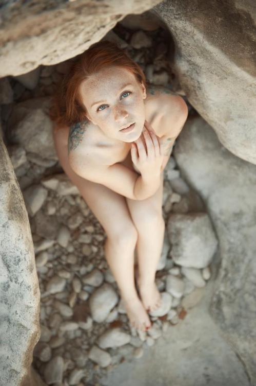 amberrosephoto:  devinwillow:  Worked with the gorgeous Amber Rose today!  We are both ginger modelographers.  This is her first edit of me.  Cannot wait to edit my photos of her!  I’m obsessing over my photos of Devin again today. 