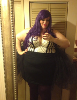 shewhorollswithrolls:  Purple wigs and black