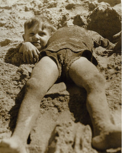 galasai:  Billy and Graham Green practice a little deceit, 1940 photographer unknown  