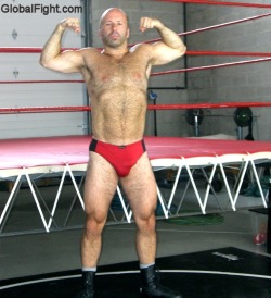 wrestlerswrestlingphotos:  hunky muscle boytoy