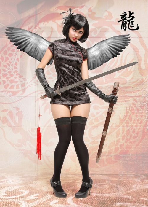 wolfdancer:  Dragon Lady By Alejandro Albanez