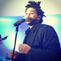 fuckyeahthe-weekndxo:  The Weeknd performing at the Supper Club in London.