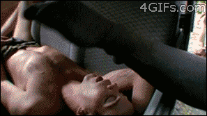 jaidefinichon:  dejen dormir al pobre steve -o 