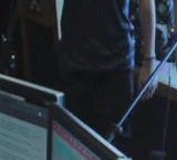 notoriousbi:  Niall Horan ‘adjusting’ himself. 