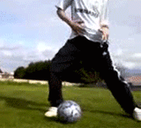 notoriousbi:  Niall Horan ‘adjusting’ himself. 