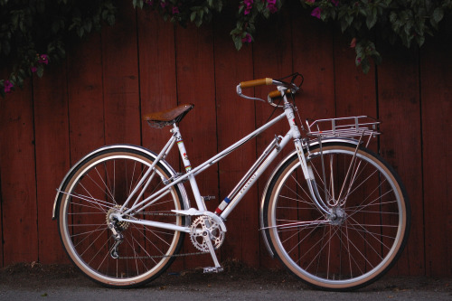 titsandtires:Peugeot Mixte Porteur (by Vélocia)