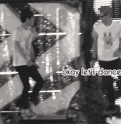  D.o &amp; Kris dancing. @ smtown bkk 