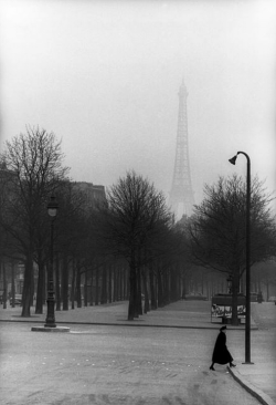 luzfosca:  Henri Cartier-Bresson Paris, France,