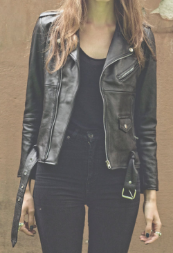 itsalwaysthewerewolfqueen:  I need that jacket. 