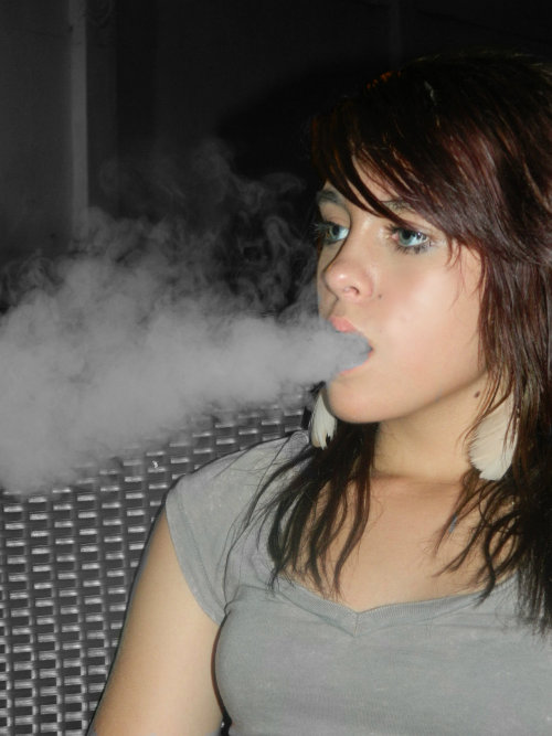 roze101: Pretty Hookah Angel…Thick, wonderful smoke… Yum