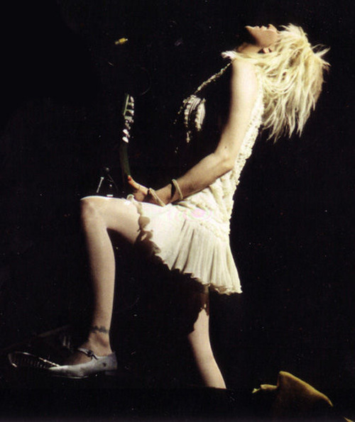 toocutetopuke1992:  Courtney Love 