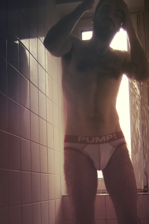justapolarbearcub:  Hazy showers. I love my new briefs btw. They were an early birthday present to myself. One week to go :D 