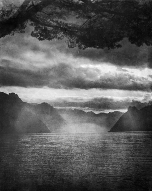 XXX kristmort:  Lake Atter in Seewalchen, Upper photo