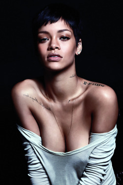 juicy-gurlz:  Rihanna Fenty