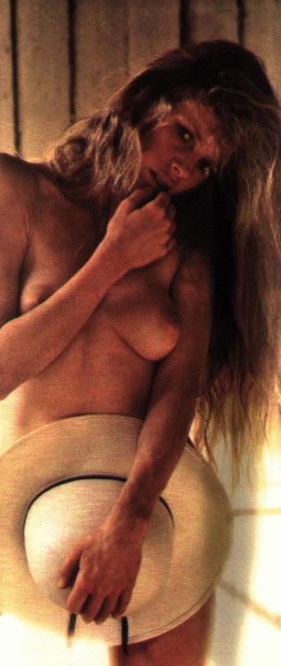 famoustitties:  celebrityskin:  Kim Basinger porn pictures