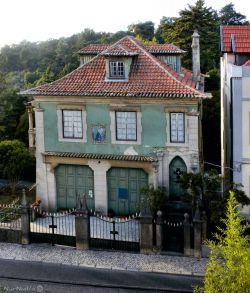 Nurnielfa:  Casita Verde En Sintra, Portugal.