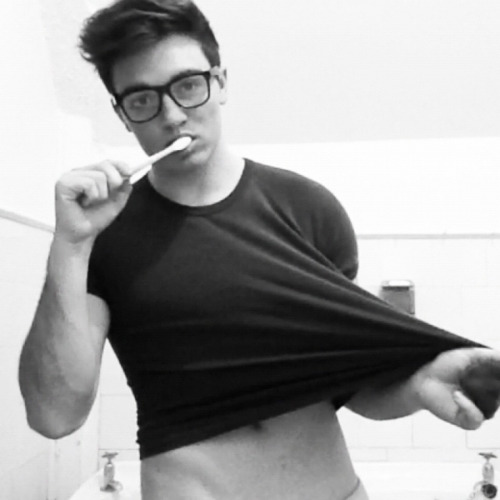 tjowers:  Brush Brush Brush :D #twitter #instagram #trentowers #tumblrboys #tumblrboy #boy #guy #teeth #boy #teen #blackandwhite #bnw #glasses #abs #shirt
