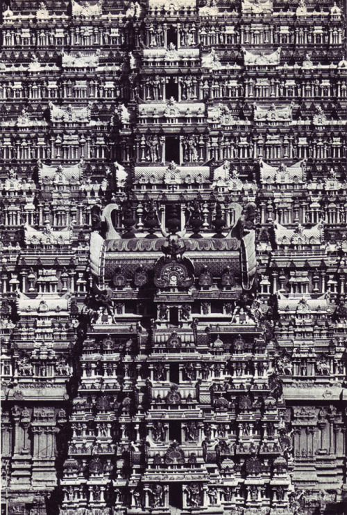 rcruzniemiec:Living Architecture: India Images from the book by Andreas Volwahsen published in 1969.