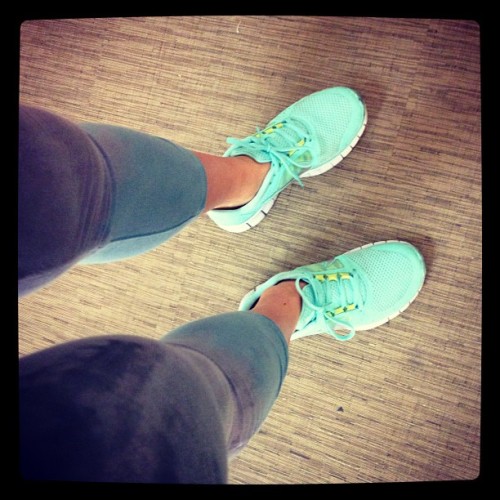 blogilates: Ombré went all the way down to mah shoes! Gym time!