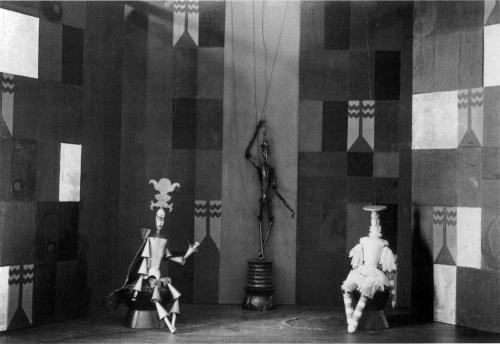 ringsofslattern:Marionettes designed by Sophie Taeuber-Arp for the play König Hirsch (The Stag King)