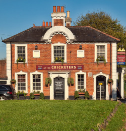 ysvoice:  | ♕ |  The Cricketers Inn -