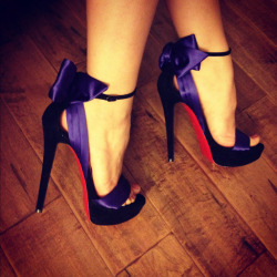 msexplorer:  girlslovegoodinnuendo:  redrule:  flutterminx:  erinsriot:  valeriesjourney:  purrrrr-fect, and purple, my favorite  Hell yes! I want.  yes please.. :)  Ribbons and bows and ankle straps. OMG!!!!  Shoe Porn!!! 💋👠👠💕 Ladies??? my-sea-of-time