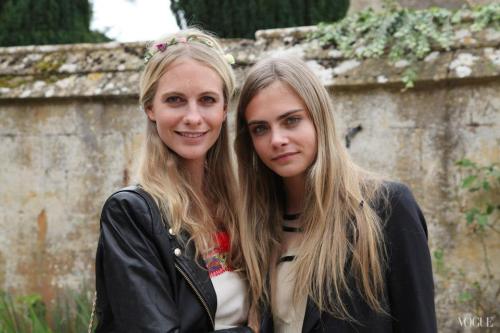 stylebythemodels:  Poppy and Cara Delevigne at Mary Charteris’s wedding. 