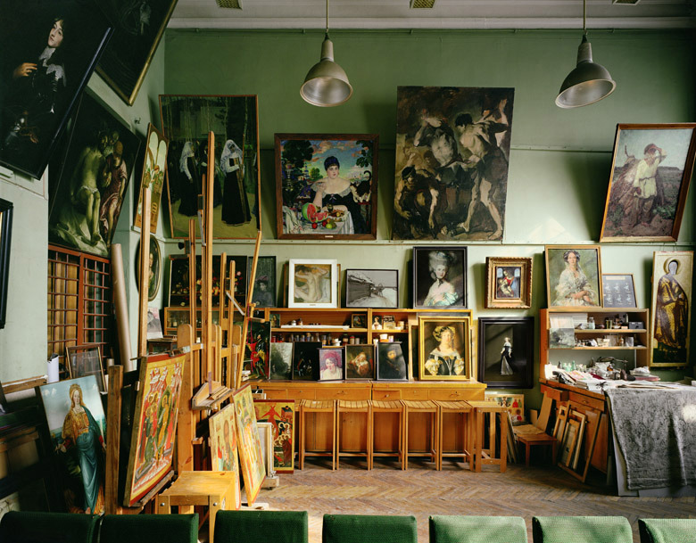 oneindige:  Andrew Moore - Russia, 2000-2004 Room 348, Hermitage Museum, St. Petersburg